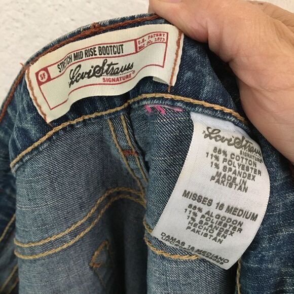 Levi’s Signature mid rise boot cut jeans 16 - Picture 6 of 7